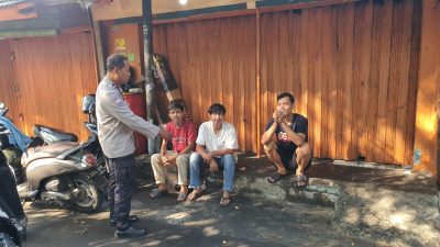 Patroli Dialogis bersama Bhabinkamtibmas Pasar Baru untuk Jaga Keamanan Warga