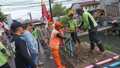 Wali Kota Jakut Tinjau Kerja Bakti di Jalan Bendungan Melayu