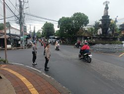 Kapolsek Blahbatuh Pimpin PH Sore, Atensi Kegiatan Masyarakat di Hari Libur Akhir Pekan