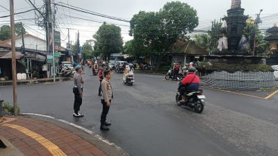 Kapolsek Blahbatuh Pimpin PH Sore, Atensi Kegiatan Masyarakat di Hari Libur Akhir Pekan