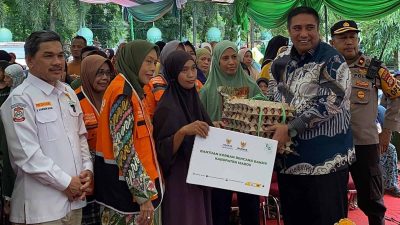 BAZNAS RI Salurkan Bantuan Paket Sembako untuk Korban Banjir di Makassar dan Maros