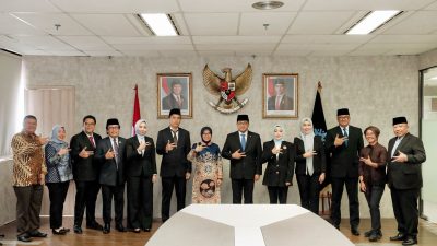 Menekraf Lantik Pejabat Kemenekraf, Beri Pesan Pentingnya Integritas