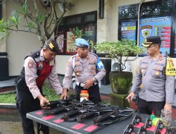 Polres Gianyar Gelar Pemeriksaan Rutin Senjata Api Personel 