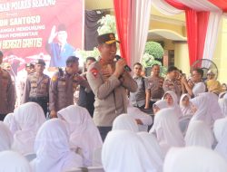 Kapolres Dan Bobon Gelar Masak Besar, Ribuan Murid SD Penuhi Mapolres Serang