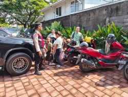 Polri Mengayomi Masyarakat, Polsek Blahbatuh Gelar Pengamanan Ibadah Minggu