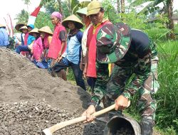 Srikandi Kalinanas Tak Kalah Dengan Satgas TMMD