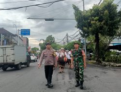 Sinergitas TNI – Polri , Atensi Pengamanan Iring Iringan Ida Susuhunan Bukit Langkihan Budal dari Pura Hyang Api Desa Adat Gianyar.