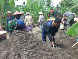 Semangat Emak-Emak Bantu Capai Target Sasaran Fisik TMMD