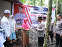 Polres Inhil Bedah Rumah Ibu Jamilah Jadi Layak Huni