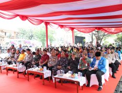 Polda Riau Serahkan 2.250 Paket Bantuan Sosial kepada Mahasiswa