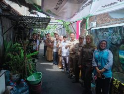 Warga Sambut Baik Kunjungan Lurah Keagungan ke Urban Farm dan Pemantauan CCTV