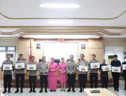 Kapolres Gianyar Salurkan Bingkisan Kapolda Bali Kepada PNPP Polres Gianyar Dalam Rangka Nyepi dan Idulfitri