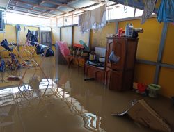 PP IKAHI Salurkan Dana IKAHI Peduli untuk Hakim dan Aparatur Peradilan Korban Banjir Putusibau