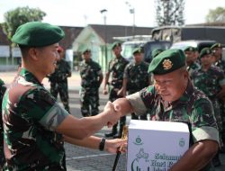 Wujud Kepedulian Terhadap Kesejahteraan Prajurit, Danyon Bekang 2/MWJ/2 Kostrad Bagikan Bingkisan Lebaran Kepada Prajurit Baik Remaja Dan Keluarga