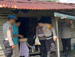 Jelang Idul Fitri 1446 H, Polsek Tembilahan Hulu Berbagi Sembako Kepada Masyarakat dan Purnawirawan