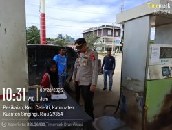 Kapolsek Cerenti Lakukan Pengecekan Stok BBM di SPBU Desa Pesikaian Jelang Idul Fitri 1446 H
