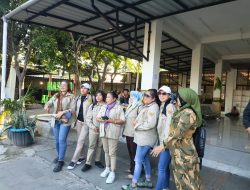 AJB Gelar Aksi Berbagi Takjil di Terminal Tanjung Priok, Ketua Andi Mulyati SE: “Ini Bentuk Kepedulian Kami