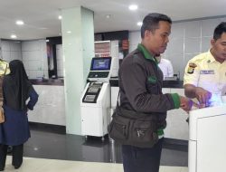 Satpam BRI BO Tangerang Ahmad Yani Berperan sebagai Guest Manager untuk Pelayanan Optimal