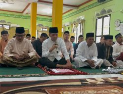 Berlebaran di Rempang, Batam, Menteri Transmigrasi serahkan 1.000 Bingkisan Lebaran Dari Presiden 