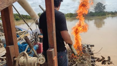 Baru di Lantik, Polsek Cerenti Musnakan 7 Rakit Peti