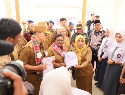 Kunjungi SMA Negeri 1 Kota Baubau, Wamendagri Ribka Haluk Motivasi Guru dan Siswa untuk Berinovasi demi Kemajuan Daerah