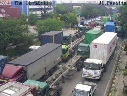 Jalan Yos Sudarso Lumpuh, Kemacetan Tanjung Priok Ganggu Aktivitas Masyarakat