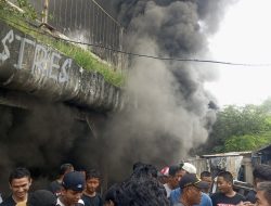Penumpukan Sampah dan Kebakaran  di bawah Jalan Tol Ir.Wiyoto, RT.10/RW.08 Kel.Papanggo, Ketua RW.08 : Jangan salahkan lurahnya, dia baru  menjabat