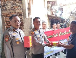 Polsek Pademangan Gelar Kegiatan Jumat Berkah, Bagikan Nasi Kotak kepada Warga Kurang Mampu