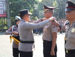Polres Malang Gelar Upacara Kenaikan Pangkat Pengabdian, Tiga Personel Terima Penghargaan