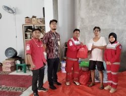PMI Jakut Salurkan Bantuan Dampak Kebakaran di Ampera Besar Pademangan Barat