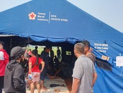 Palang Merah Indonesia (PMI) Kota Jakarta Utara Kerahkan  Relawan ke Lokasi Kebakaran di RW 4 Kapuk Muara Jakarta  Utara