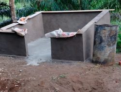 Pemdes Desa Pagar Agung Bangun Bak Sampah, Rudi Hartono” Menanamkan rasa cinta pola hidup sehat”