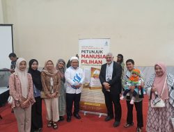 Muhaimin Abu Kayyis Ajak 4 Siswinya dari Madrasah Darussa’adah Hadiri Peluncuran Buku Al-Fahmu Institute di JCC Senayan – IBF 2025