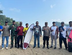Kapolres Malang Tinjau Langsung Porprov Selancar Ombak di Wediawu, Pastikan Keamanan dan Dukung Atlet Lokal