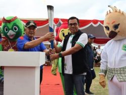 Menaiki vespa Klasik, Forkopimda Batu jemput dan hantarkan Kirab Obor Porprov IX Jatim 2025