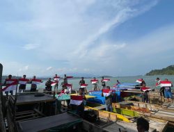 Gerakan Semangat Nasionalisme, Komandan Pos TNI AL Penuba Turun Langsung Serahkan Bendera Merah Putih Kepada Nelayan