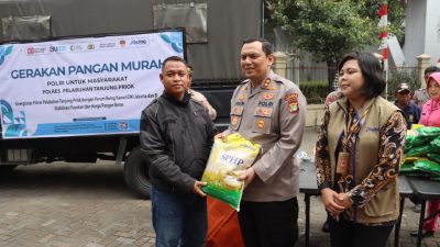 Polres Pelabuhan Tanjung Priok Gelar Gerakan Pangan Murah kepada Buruh Tenaga Kerja Bongkar Muat Pelabuhan dan Supir Truck
