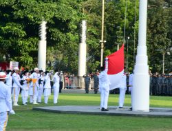 Komandan Lanal Bandung Ikuti Upacara Penurunan Bendera Merah Putih Dalam Rangka Hut Ke-80 Kemerdekaan Republik Indonesia Tingkat Provinsi Jawa Barat Tahun 2025