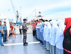 Kodaeral I Tanamkan Wawasan Kemaritiman Kepada Generasi Muda Pelajar Dalam Kunjungan Edukatif di Mako Kodaeral I dan KRI Bung Tomo-357
