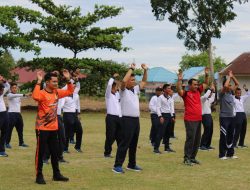Keluarga Besar Lanal Nias dan Forkopimda Nias Selatan Laksanakan Olahraga Bersama dan Tinjau Program Ketahanan Pangan Serta Latihan Menembak di Lanal Nias