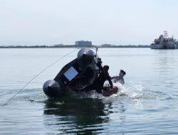 Tingkatkan Kesiapsiagaan Hadapi Bencana, Satlinlamil 3 Gelar Latihan SAR Laut