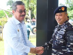 Menjawab Tantangan Kepulauan, Gubernur Maluku Gandeng Kodaeral IX Mantapkan Yankes Bergerak Ke Wilayah 3T Dengan Kapal Perang