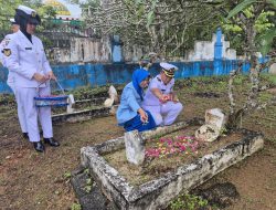 Hormati Jasa Pahlawan, Lanal Bintan Tabur Bunga Pada HUT Ke-80 TNI AL Tahun 2025