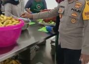 Bhabinkamtibmas Kelurahan Bantargebang Lakukan Pengecekan Menu Makanan di Dapur MBG