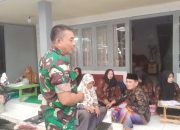 Babinsa Desa Karangsari Dampingi Pemeriksaan Balita untuk Cegah Stunting