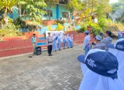 Polsek Dampit Ajak Siswa Bijak Bermedia Sosial dan Tertib Berlalu Lintas Lewat Upacara Bendera