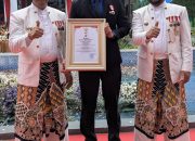 ASTON Inn Batu Raih Tanda Kehormatan Lencana Hakaryo Guno Mamayu Bawono Perak dari Pemkot Batu atas Inovasi Pengelolaan Sampah Berkelanjutan