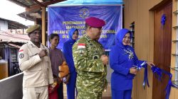 Wujudkan Kepedulian TNI AL, Dankodaeral X Resmikan Bedah Rumah Masyarakat Binaan di Kampung Nelayan Hamadi