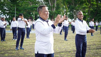 Laksamana Madya Achmad Wibisono Laksanakan Olahraga Bersama dan Menembak Dengan Prajurit Kodaeral IX