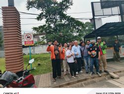 PROGRAM JUMAT BERKAH IWOI KOTA BEKASI : Berbagi 100 Nasi Boks untuk Ojol dan Pekerja Harian di Bantargebang